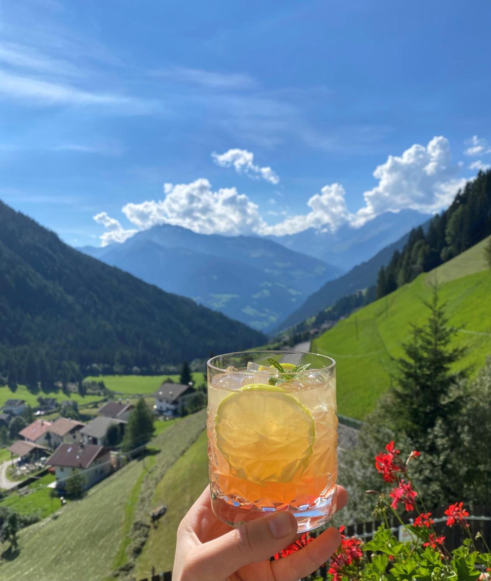 Hotel Jaegerhof San Leonardo in Passiria Eksteriør billede
